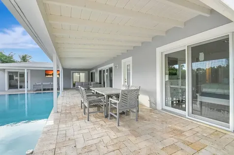 906 Sw 28th Avenue Boynton Beach FL 33435