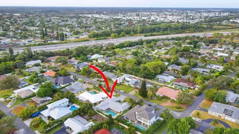 906 Sw 28th Avenue Boynton Beach FL 33435