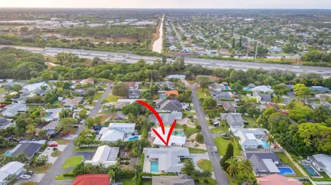 906 Sw 28th Avenue Boynton Beach FL 33435