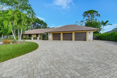 581 S Country Club Drive Atlantis FL 33462