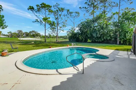 581 S Country Club Drive Atlantis FL 33462