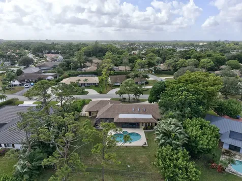 581 S Country Club Drive Atlantis FL 33462