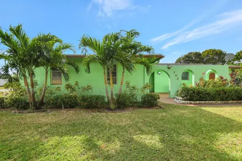 702 Sw 23rd Terrace Boynton Beach FL 33435