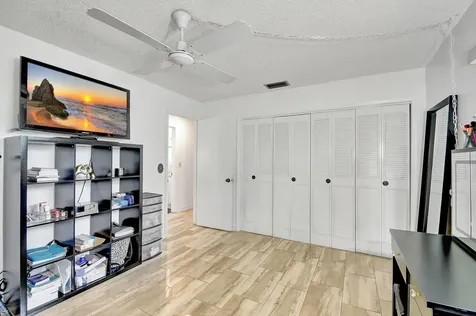 702 Sw 23rd Terrace Boynton Beach FL 33435