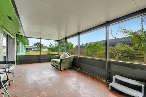 702 Sw 23rd Terrace Boynton Beach FL 33435