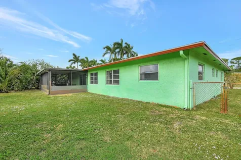 702 Sw 23rd Terrace Boynton Beach FL 33435