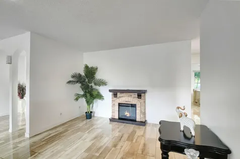 702 Sw 23rd Terrace Boynton Beach FL 33435