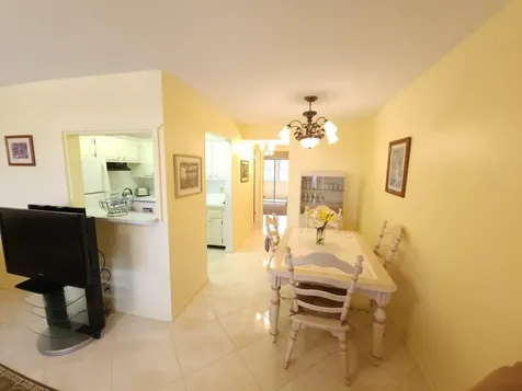 66 Cambridge C West Palm Beach FL 33417