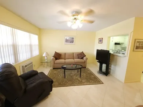 66 Cambridge C West Palm Beach FL 33417
