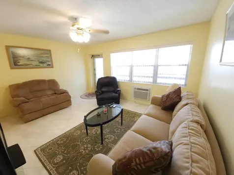 66 Cambridge C West Palm Beach FL 33417