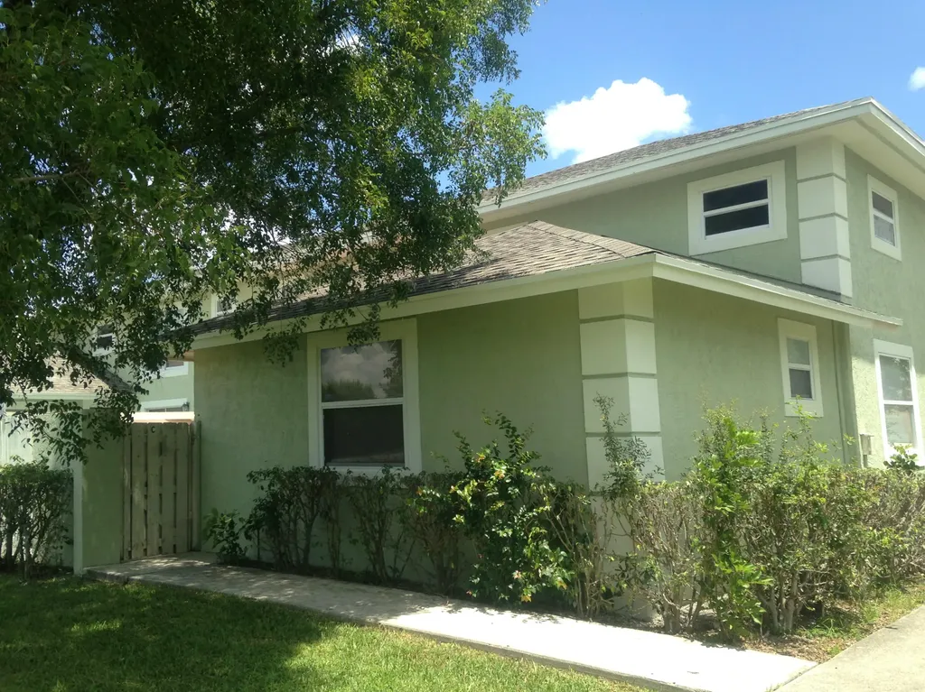 13940 Folkstone Circle Wellington FL 33414