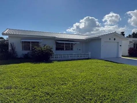 2016 Sw Golf Lane Boynton Beach FL 33426