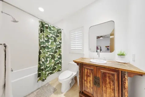 820 Ne Boca Bay Colony Drive Boca Raton FL 33487