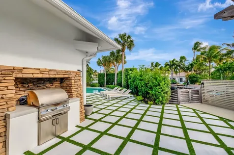 820 Ne Boca Bay Colony Drive Boca Raton FL 33487