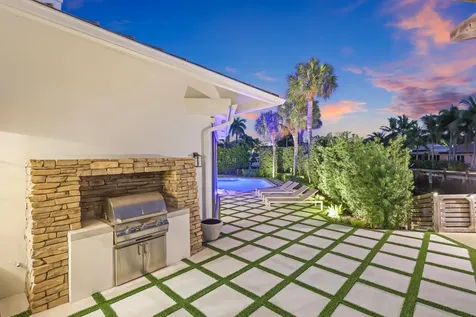 820 Ne Boca Bay Colony Drive Boca Raton FL 33487