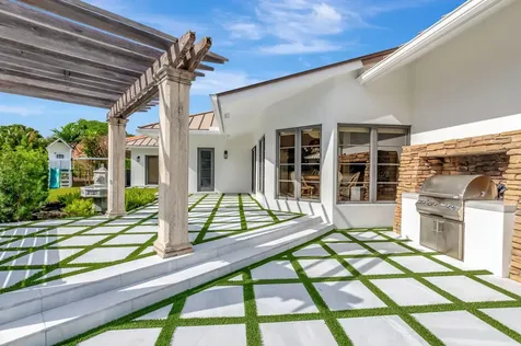 820 Ne Boca Bay Colony Drive Boca Raton FL 33487