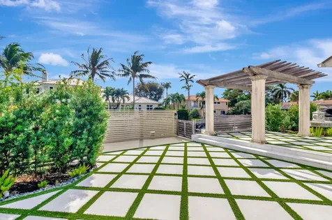 820 Ne Boca Bay Colony Drive Boca Raton FL 33487