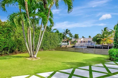820 Ne Boca Bay Colony Drive Boca Raton FL 33487