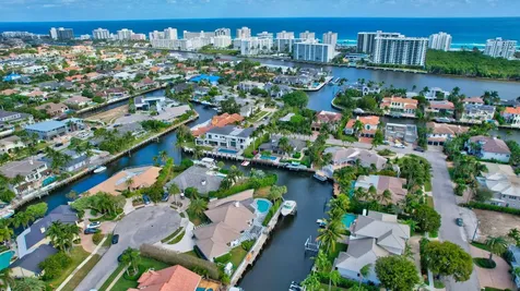 820 Ne Boca Bay Colony Drive Boca Raton FL 33487