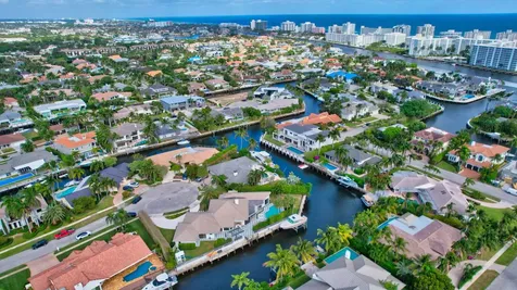 820 Ne Boca Bay Colony Drive Boca Raton FL 33487