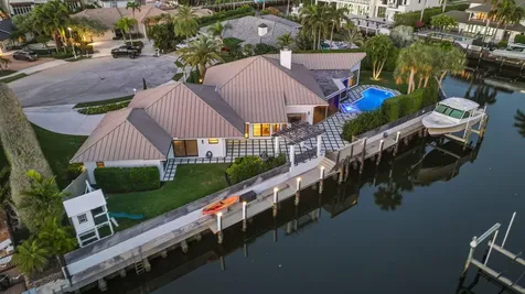820 Ne Boca Bay Colony Drive Boca Raton FL 33487