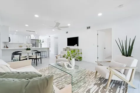 9275 Flynn Circle Boca Raton FL 33496