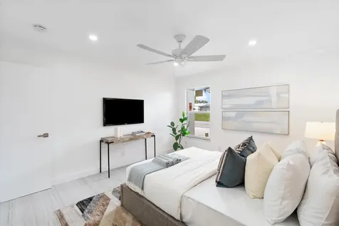 9275 Flynn Circle Boca Raton FL 33496