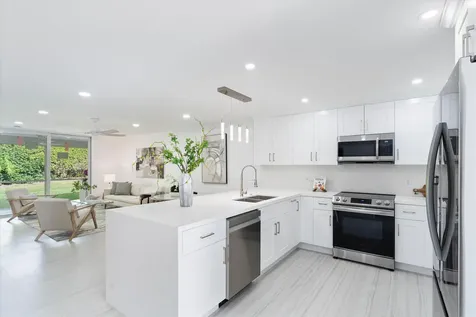 9275 Flynn Circle Boca Raton FL 33496