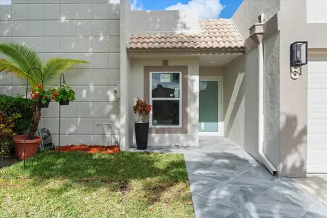 9275 Flynn Circle Boca Raton FL 33496