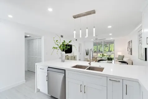 9275 Flynn Circle Boca Raton FL 33496
