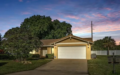 22002 Colony Drive Boca Raton FL 33433