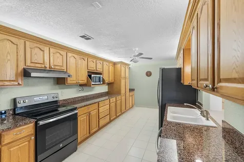 1593 Sw 14th Avenue Boynton Beach FL 33426