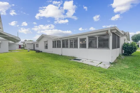 1593 Sw 14th Avenue Boynton Beach FL 33426