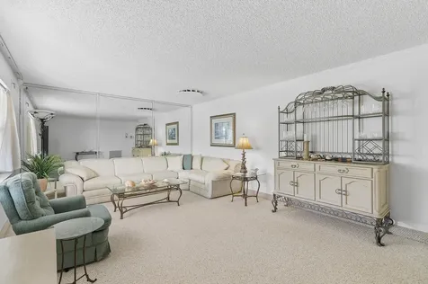 1593 Sw 14th Avenue Boynton Beach FL 33426
