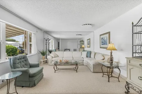 1593 Sw 14th Avenue Boynton Beach FL 33426