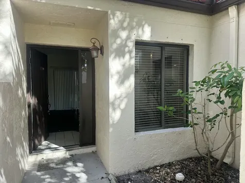 8 Via De Casas Sur Boynton Beach FL 33426