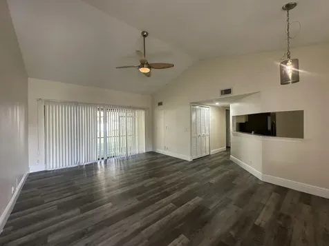 8 Via De Casas Sur Boynton Beach FL 33426