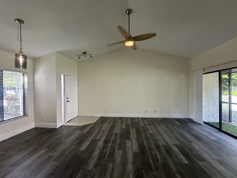 8 Via De Casas Sur Boynton Beach FL 33426