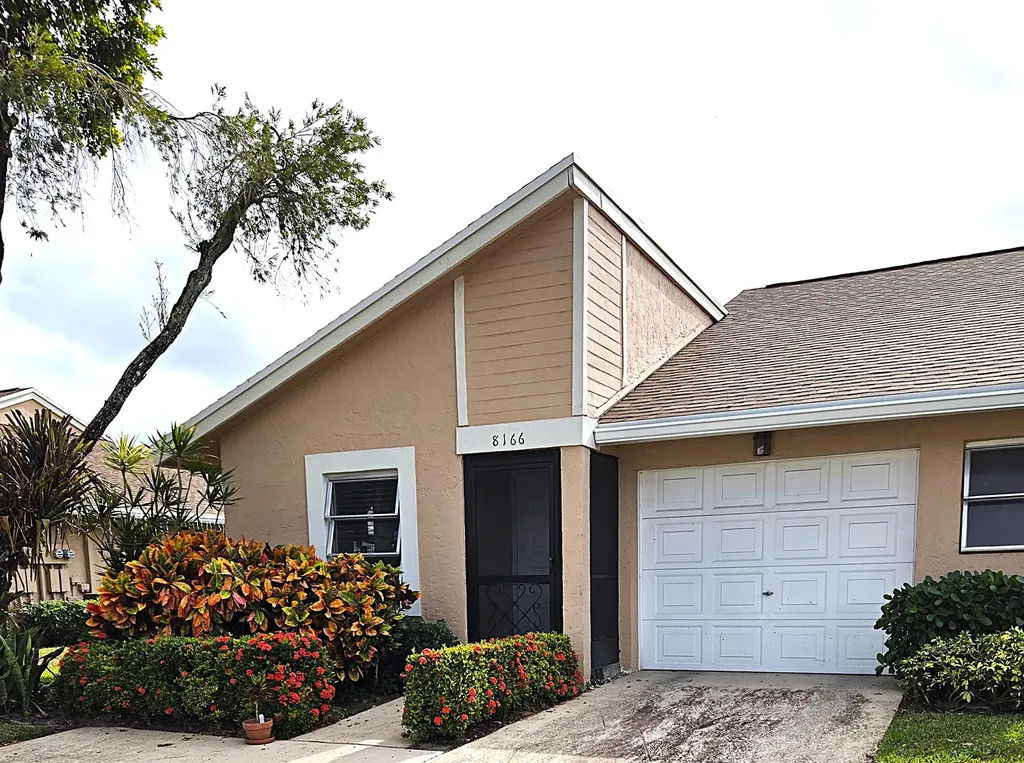 8166 Springtree Road Boca Raton FL 33496