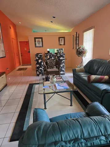 8166 Springtree Road Boca Raton FL 33496