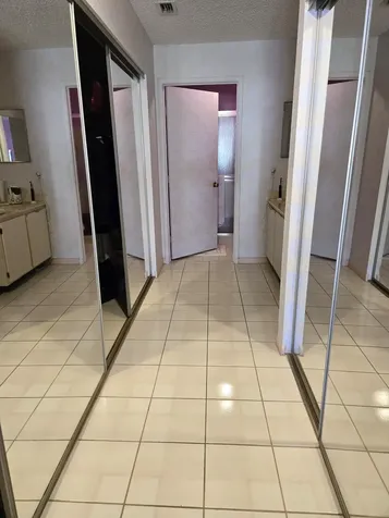 8166 Springtree Road Boca Raton FL 33496