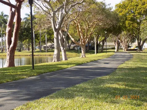 8166 Springtree Road Boca Raton FL 33496