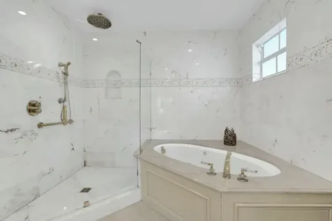 324 Fairway Court Atlantis FL 33462