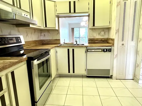 3930 Inverrary Boulevard Lauderhill FL 33319