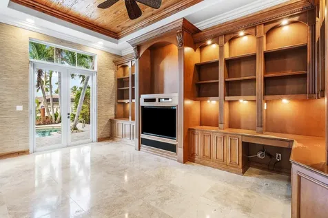 811 Ne 33rd Street Boca Raton FL 33431