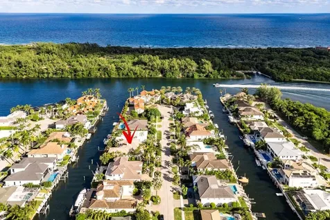 811 Ne 33rd Street Boca Raton FL 33431