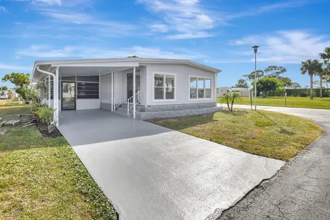 35001 Cayos Bay Boynton Beach FL 33436