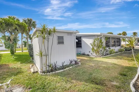 35001 Cayos Bay Boynton Beach FL 33436