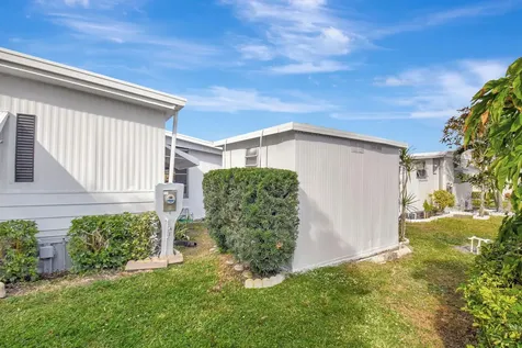 35001 Cayos Bay Boynton Beach FL 33436