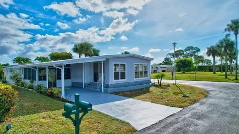 35001 Cayos Bay Boynton Beach FL 33436